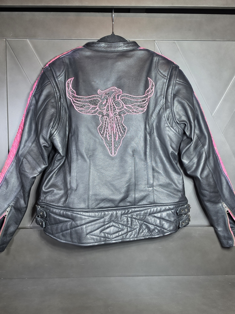 Milwaukee Womens XL Heavy Leather Biker Jacket Black With Pink Trim Accents
